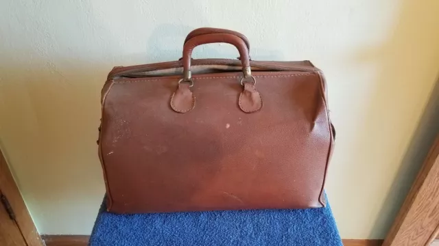 Vintage Antique Brown Hardshell Doctors Bag Older Bad Zipper Rough AS IS READ