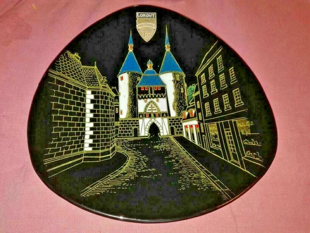 ancien plat PEINT A LA MAIN EN CÉRAMIQUE DE LONGWY Nancy numérotée Grand Feu