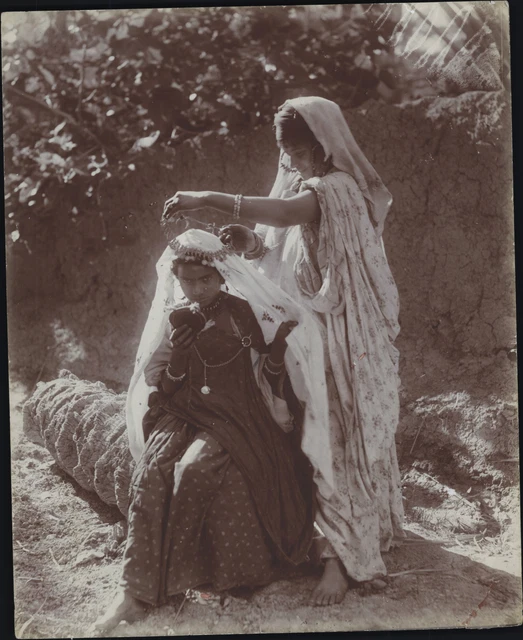 Émile Fréchon | Jeune fille Chaouïa de l'Aurès (Circa 1900
