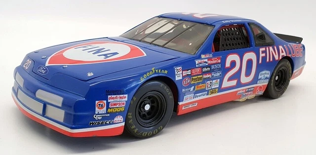 Ertl 1/18 Scale Diecast 7577 - Ford Thunderbird Quaker State