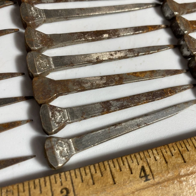 Lot Of 25 Vintage  2 1/2 inch Crown Logo Cut Nails 1-BW58 2