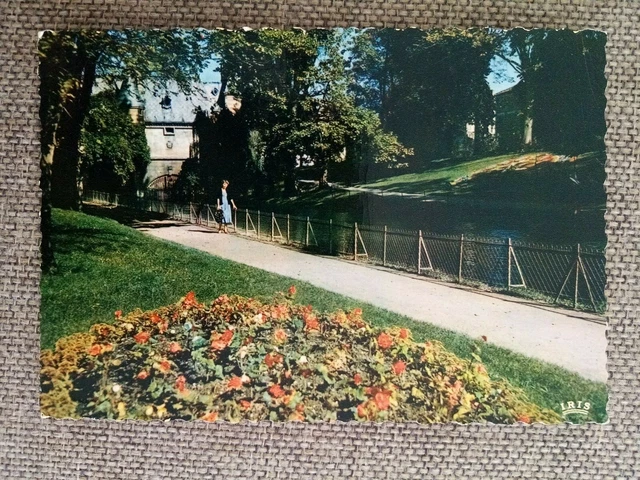 Châlons Sur Marne La Caisse D Épargne Et Les Jardins Du Jard