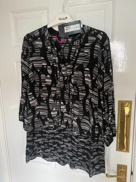 NWT Marks & Spencer black/white Top size 12 fishtail style