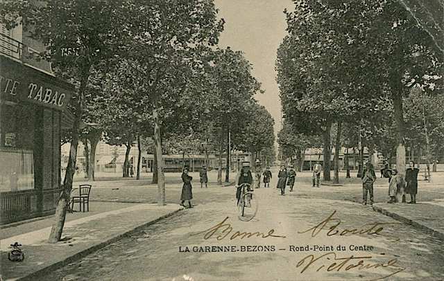 CPA 95 La Garenne-Bezons -  le Rond-Point du Centre