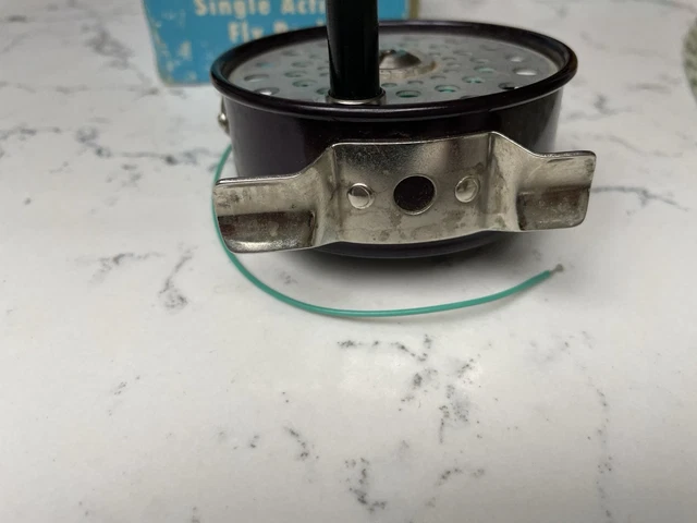 VINTAGE WESTERN AUTO Revelation V7343 Fishing Reel Made in