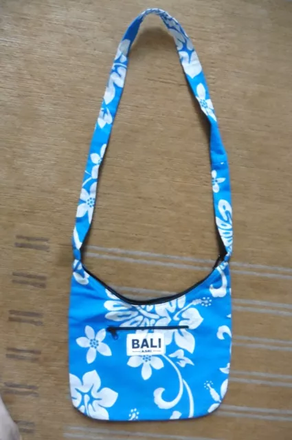 Sac à main bandoulière tissu bleu turquoise à fleurs Bali style Hawaii Tahitien