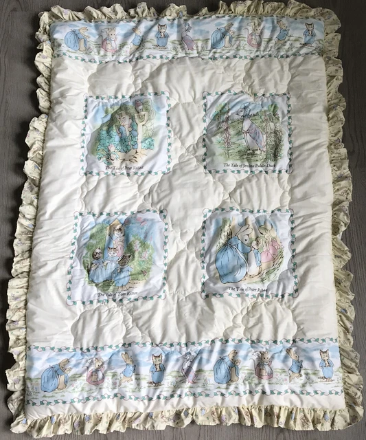 Manta de Colección Quiltex Beatrix Potter Peter Rabbit Cuna Bebé Edredón Amarillo Usado en Excelente Condición