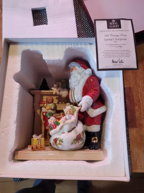 Royal Albert Old Country Roses Santa's Surpris Figurine Ra9. Box. Coa