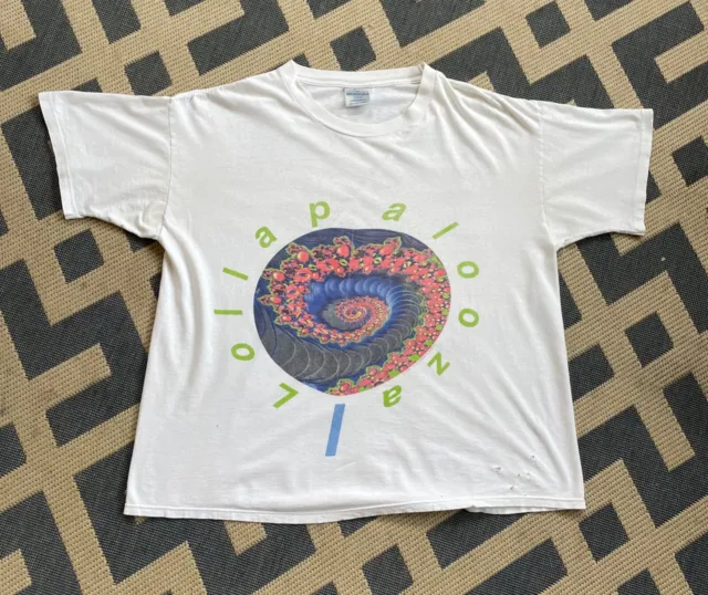 Vintage 1991 LOLLAPALOOZA FESTIVAL T shirt size XL ICE-T, JANE'S ADDICTION, NIN