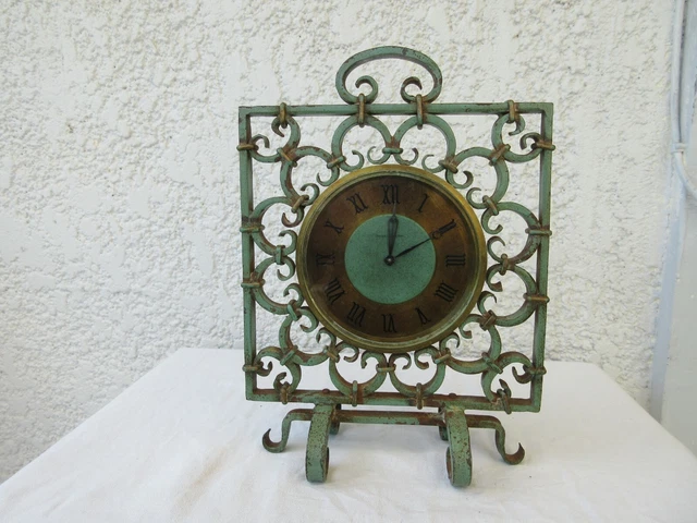 Pendule De Table Art Déco En Fer Forgé Vert – Mécanisme Jaeger-LeCoultre – Années 1920-1940 – Très Belle