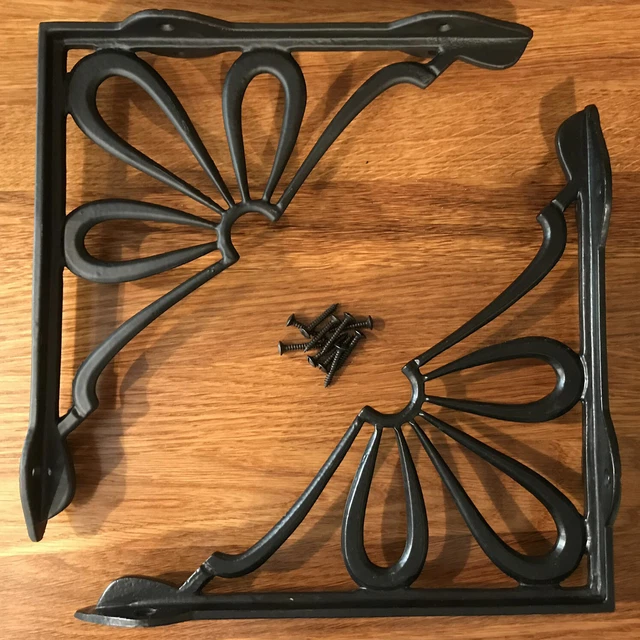 Cast Iron Daisy Shelf Brackets (Pair)