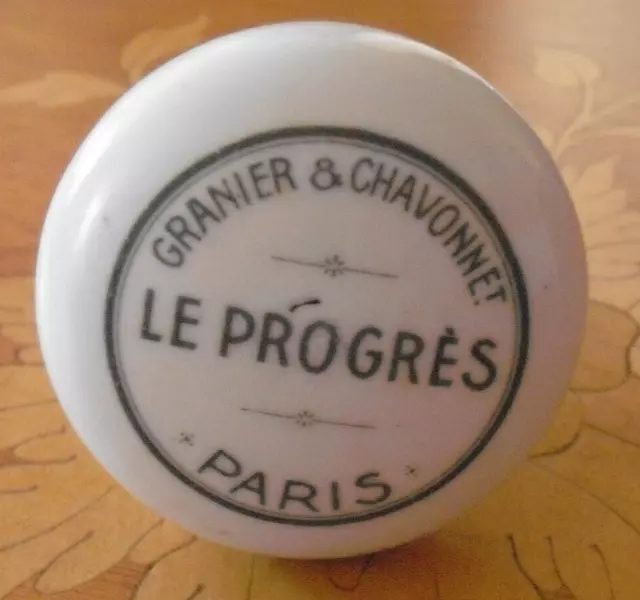 Ancien poignée de porte ronde en porcelaine "Le progrès Granier et Chavonnet"