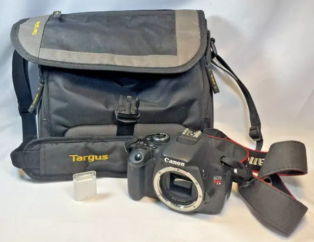 MINT Canon EOS Rebel T3i 18.0MP DSLR Camera - Black Body, w/ bag and more.