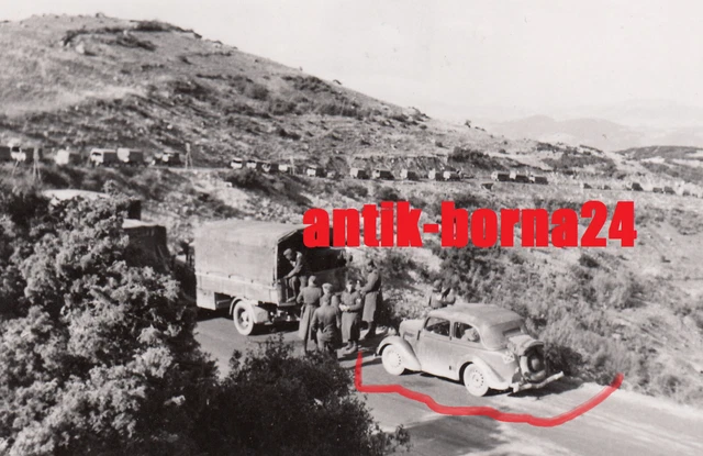 Foto WH Soldat PKW Auto Beute LKW Transporter Griechenland Greece Einsatz G295