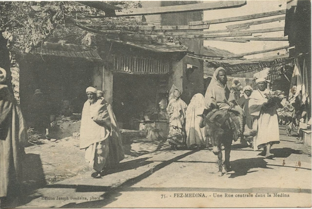 Carte Postale / Postcard Maroc Fez Medina Une Rue Centrale Dans La Medina
