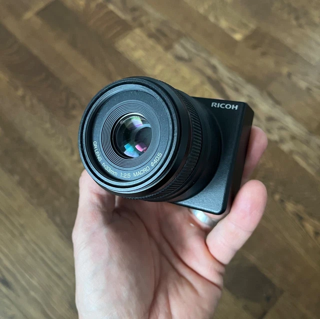 Ricoh GXR / GR Lens A12 50mm f/2.5 MACRO