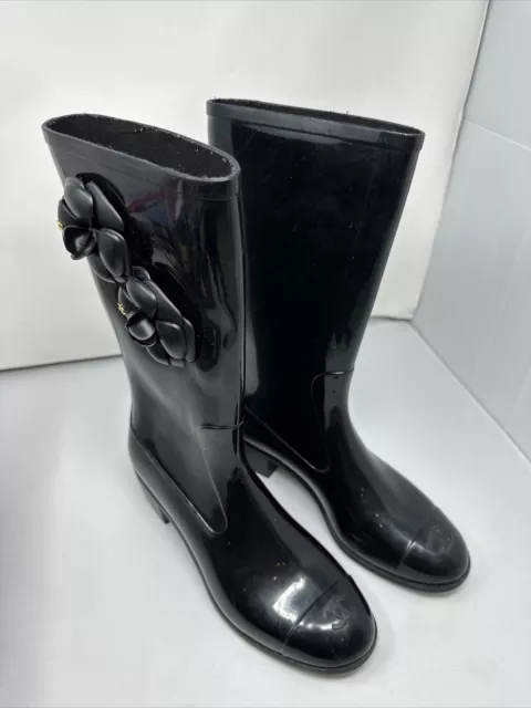 Black CHANEL CC CAMELIA FLOWER RAIN BOOTS RUBBER SIZE 40