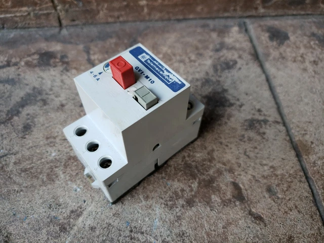 (QTY:1) Telemecanique GV1-M10 / GV1M10 / GV1-A01 Manual Motor Starter