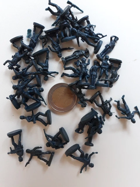 EUROPEAN FORCE - 400 Piccoli Soldati - Soldati - 080228 - Kaki - Plastica - Militare - Giocattolo per Bambini - Miniatura - 3,5 cm x 3,5 cm - A Partire dai 3 Anni