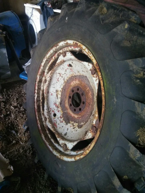 FORDSON SUPER DEXTA Rear Wheels And Tyres 12.4 X 28 £300.00 - PicClick UK