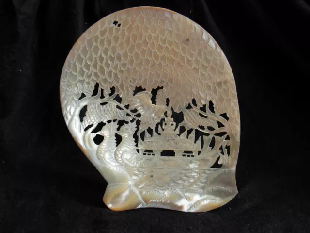 VINTAGE CHINESE HAND CARVED MOTHER OF PEARL SHELL,FIRST HALF OF 20th CENTURY.