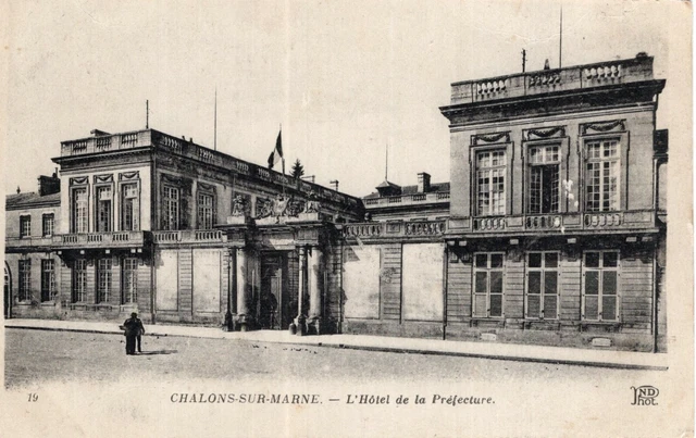 *12113 cpa Chalons sur Marne - Hotel de la Prefecture