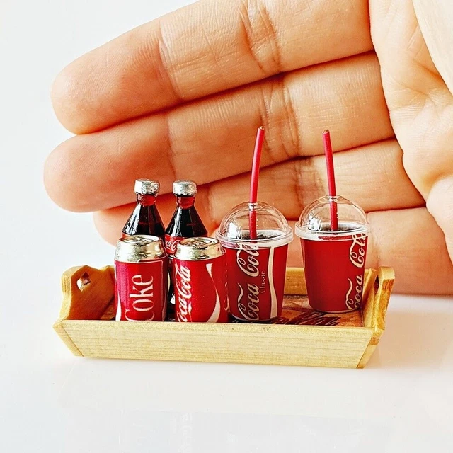 Casa de muñecas miniaturas juego de botellas de Coca Cola bandeja de madera...