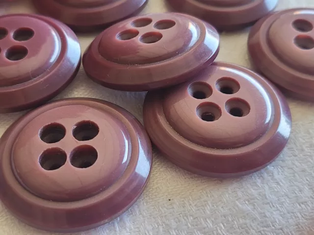 Lot 7 gros et épais Boutons vintage violet à trous  diamètre 3 cm ref 538