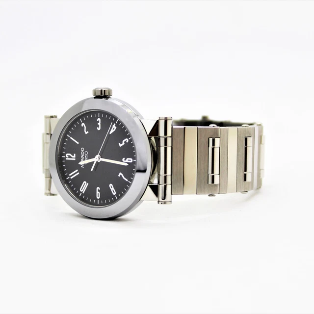 Orologio al Quarzo Movado Vizio 83.C2.878 CA in Acciaio Quadrante Nero