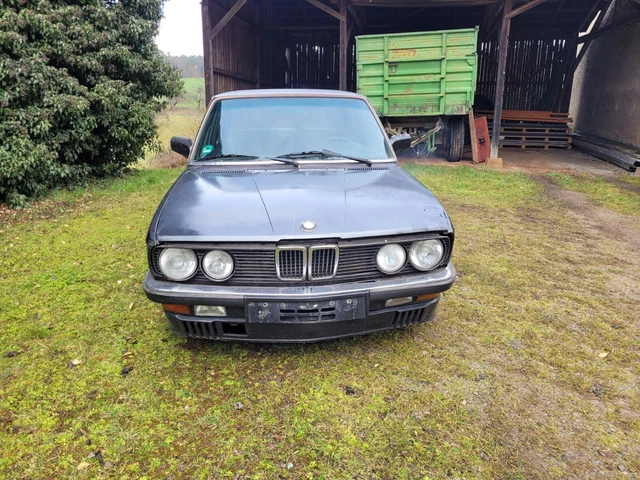 E28 525