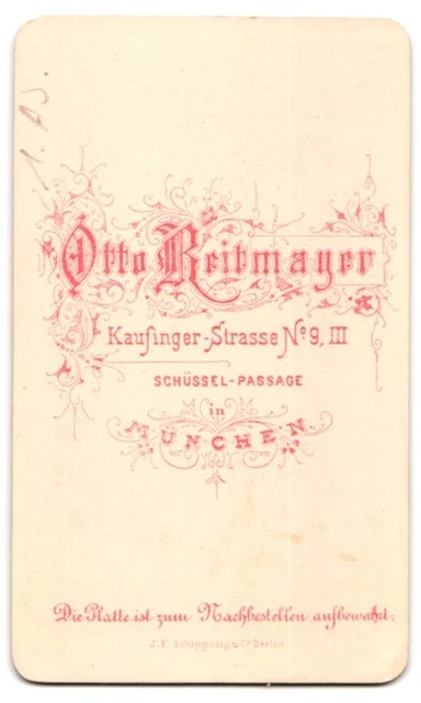 Fotografie Otto Reitmayer, München, Schüssel-Passage, Portrait junge Frau im Sa 2