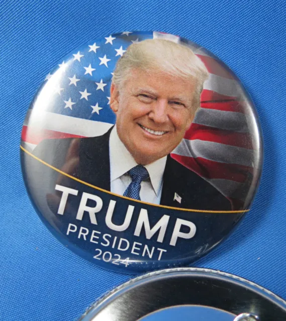 WHOLESALE LOT OF 22 TRUMP BUTTONS pins 2024 FLAG USA photo President ULTRA MAGA