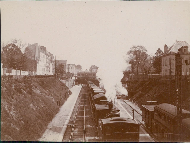 Val de Marne, Gare de Vincennes vintage citrate print. Île de France Print