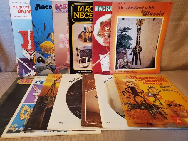Lote de 13 libros de patrones de macramé vintage de la década de 1970 - colgadores de plantas, búhos, mucho más -