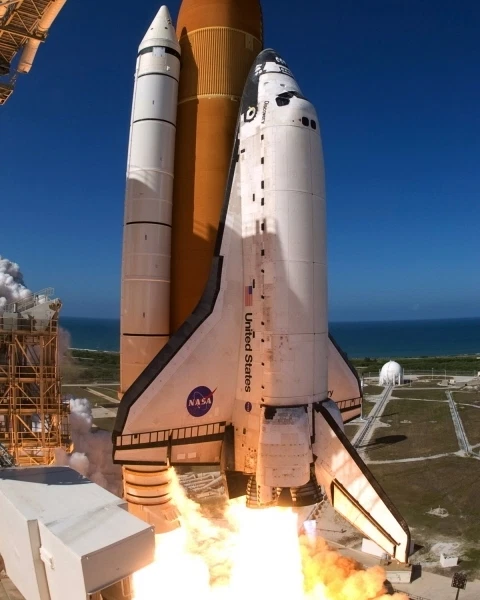 New 8x10 NASA Photo: Space Shuttle Discovery Launches for Mission STS-124