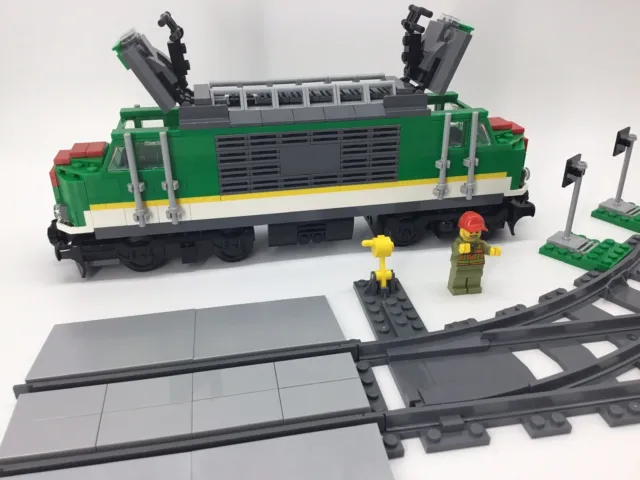 Lego City 60337 Lok inkl. Minifigur Bahnübergang Weiche Schiene Bahn Eisenbahn