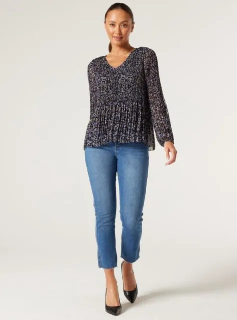 BNWT - JEANSWEST - Penny Pleated V-Neck Top - RRP$59.99