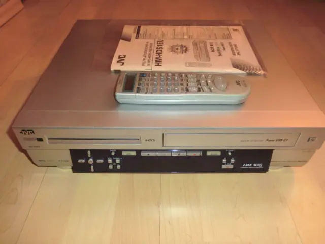 JVC HM-HDS1 HDD-Recorder & S-VHS ET Recorder, 40GB HDD, teildefekt, BDA&FB