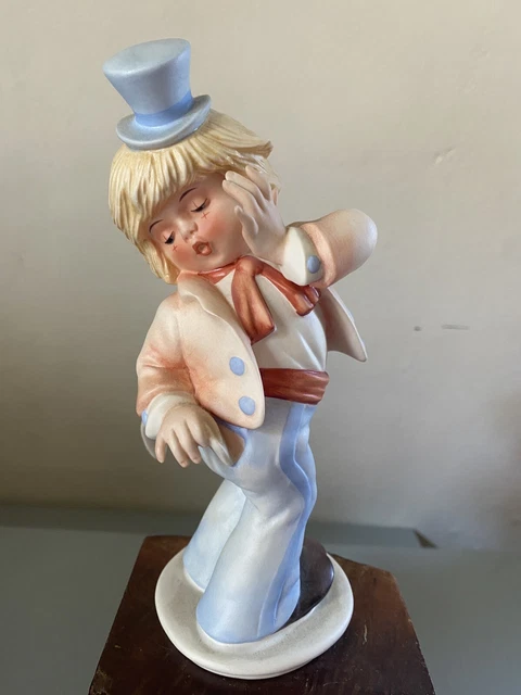 1986 Goebel Collectors' Club OOPS! Clown Figurine Under the Big Top W. Germany