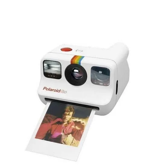 Polaroid Go Instant Camera White (Compatible with Polaroid Go Film Only)