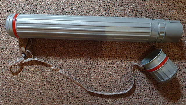 Posterrolle Zeichenrolle Plakatrolle – 60 cm bis 100 cm – Grau/Rot– Neuwertig