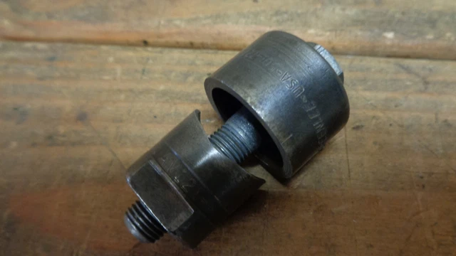 Greenlee 1/2" / 22.4mm Conduit Knockout Punch  Made in USA (H0728-18)