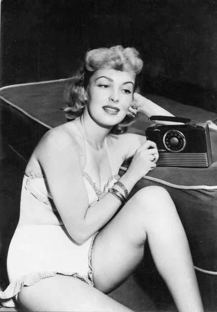 Lotto Di 5 Cartoline Donne In Costume Vedi Foto. Solo Una  Viaggiata 1960