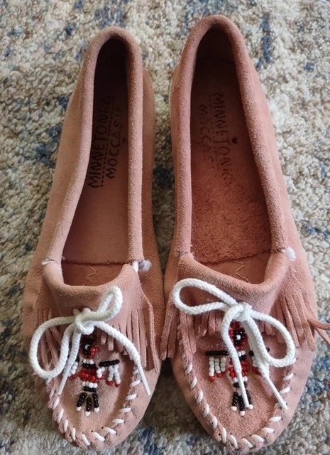 Women's Minnetonka Kilty Hardsole Pink Suede Fringe Moccasins Size 8 Leather Women's Minnetonka Kilty Hardsole Pink Suede Fringe Moccasins Size 8 Leather