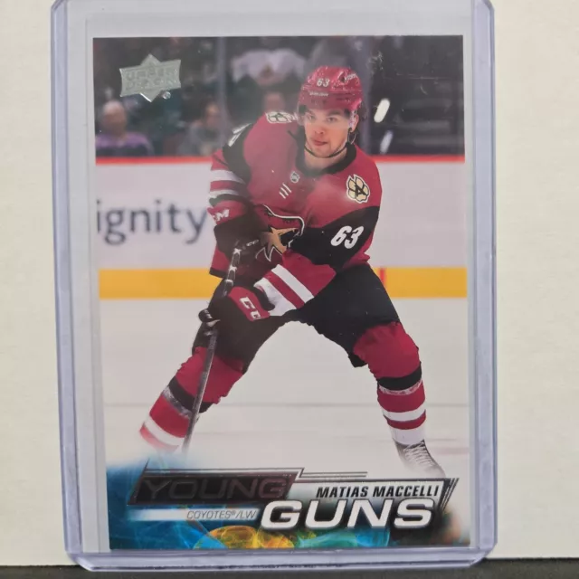 2022-23 Upper Deck Series 1 - Young Guns #216 Matias Maccelli (RC)