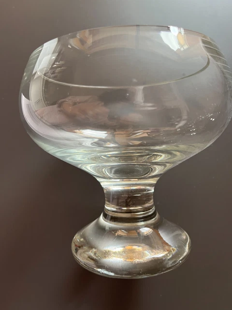 Location de très belles coupe de glace ou coupe de fruit en verre au look vintage