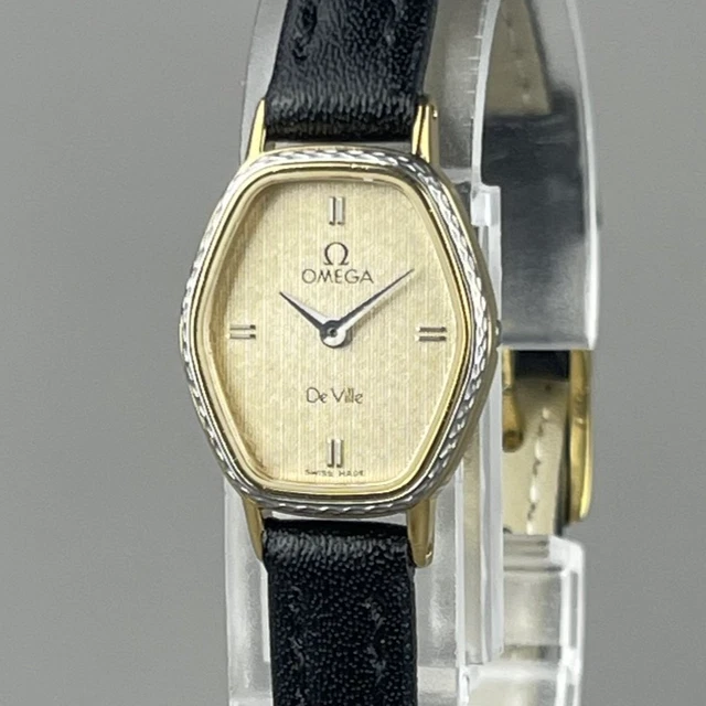 Montre Femme Vintage JJ - Cadran Rouge, Boîtier Argent 32mm, Pile Neuve Incluse