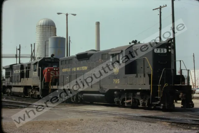 Original Slide Norfolk & Western N&W 795 EMD GP9 Houston TEX 10-1978