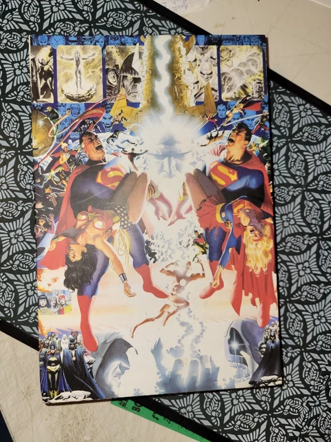 Crisis on Infinite Earths The Absolute Edition (DC Comics, 2005 January 2006)