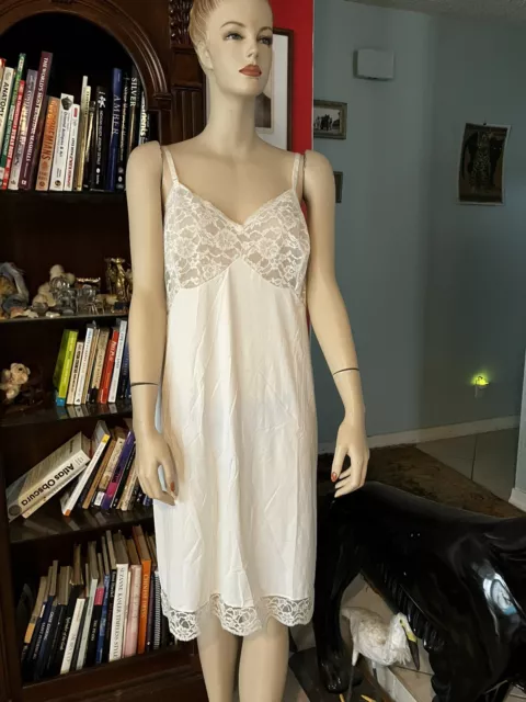 Vintage Vanity Fair Cream White 42 Full Slip Nightgown 1950’s Tricot Nylon